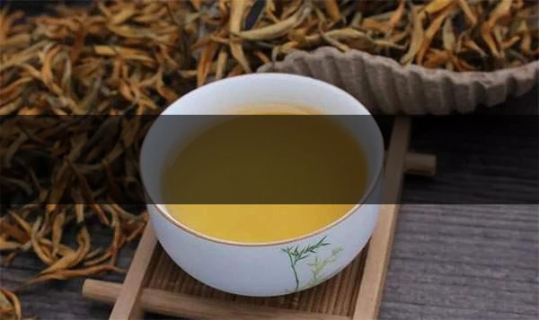 四招（方面）教你學(xué)會(huì)辨別茶的新陳！-1