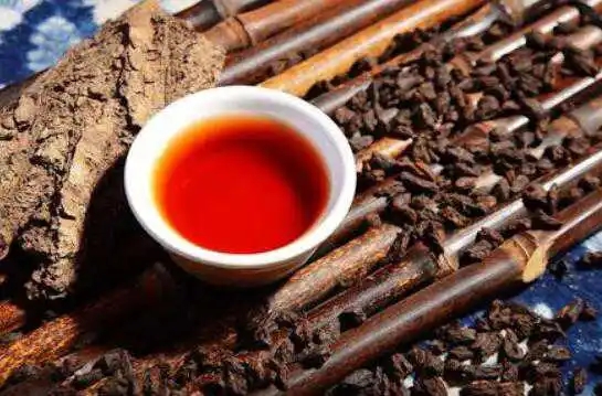 喝普洱茶出汗是怎么回事？