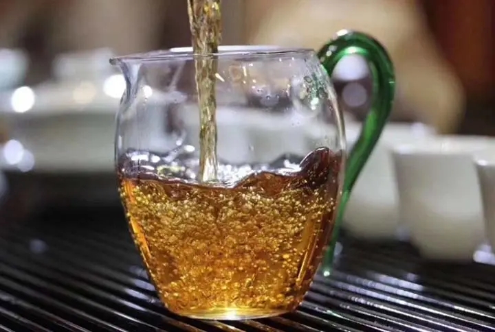 連“喉韻”和“鎖喉”都搞不清楚，就不要說懂普洱茶！