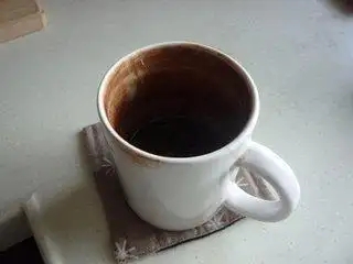 茶垢清潔有妙招，一分鐘讓茶杯光亮如新！