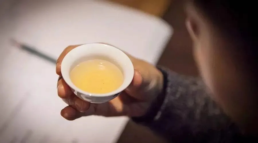 茶和水為什么會“分離”？