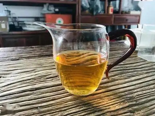 吸煙的人喝茶到底有哪些好處？醫(yī)生這次全說(shuō)清楚了